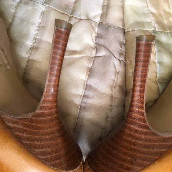 Bakers Leather Embroidered Pumps - Picture 9 of 9